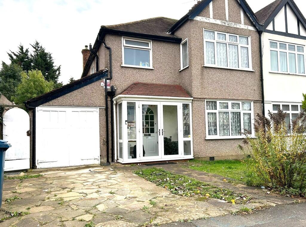 4 bed Studio for rent in Pinner. From Andrew Pearce - Pinner