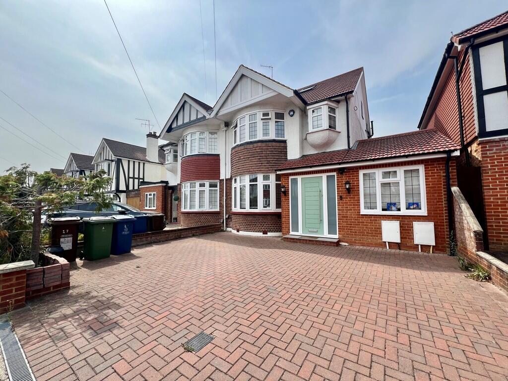 5 bed Semi Detached for rent in Pinner. From Andrew Pearce - Pinner 5 bed Semi Detached for rent in Pinner. From Andrew Pearce - Pinner