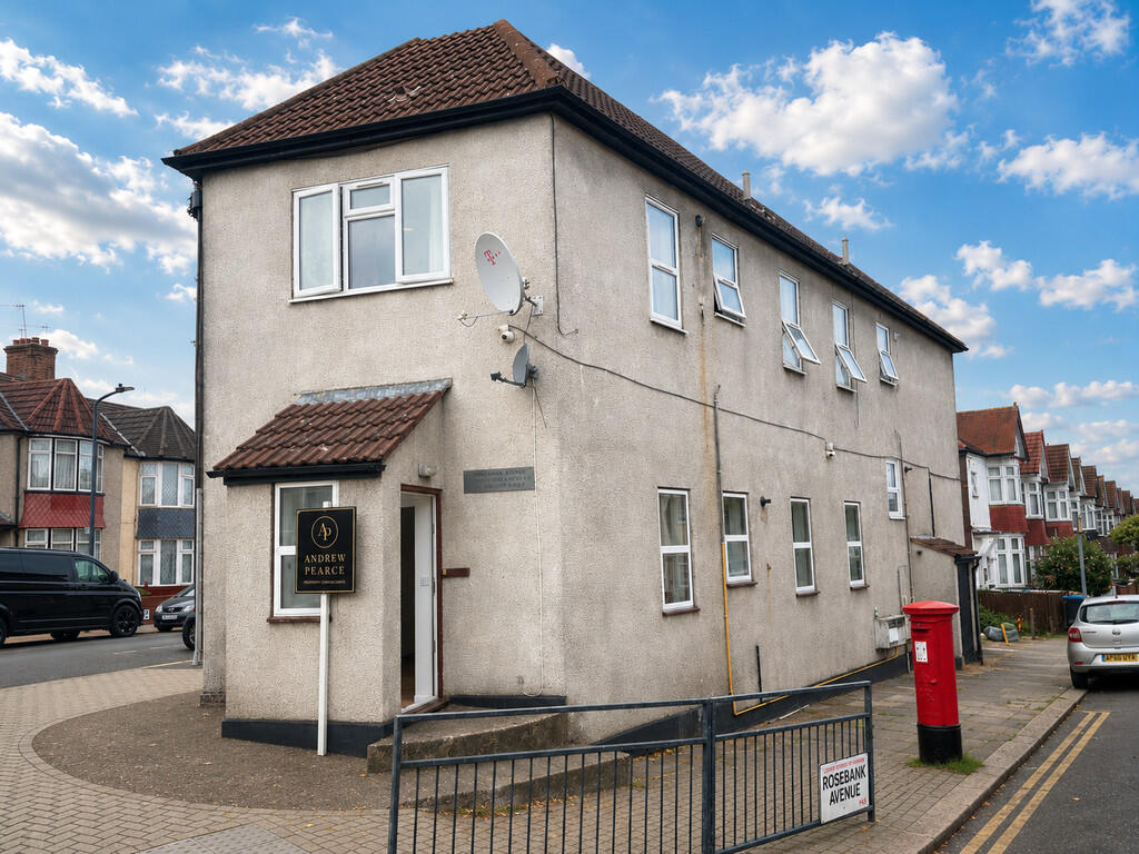 2 bed House (unspecified) for rent in Wembley. From Andrew Pearce - Pinner