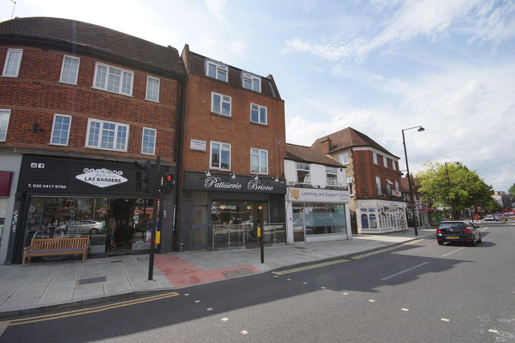2 bed Apartment for rent in Pinner. From Andrew Pearce - Pinner