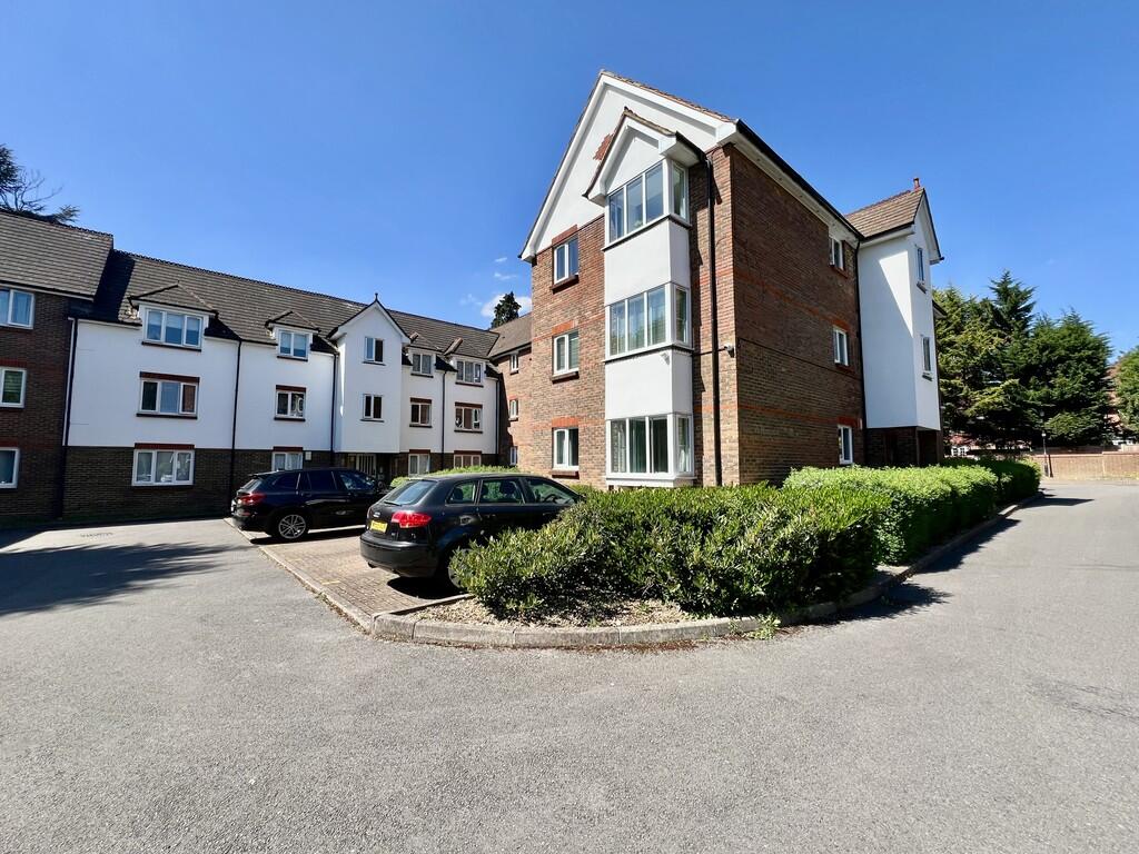 1 bed Apartment for rent in Pinner. From Andrew Pearce - Pinner 1 bed Apartment for rent in Pinner. From Andrew Pearce - Pinner