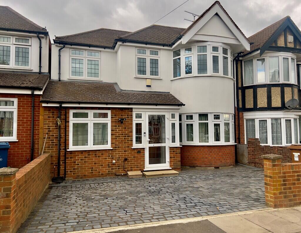 5 bed Semi Detached for rent in Harrow. From Andrew Pearce - Pinner