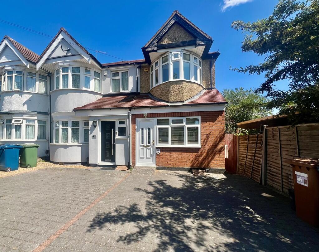 2 bed End of Terrace for rent in Harrow. From Andrew Pearce - Pinner