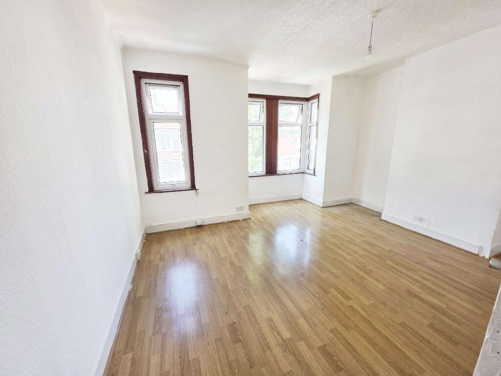 1 bed 1st Floor Flat for rent in London. From Orange Square - London