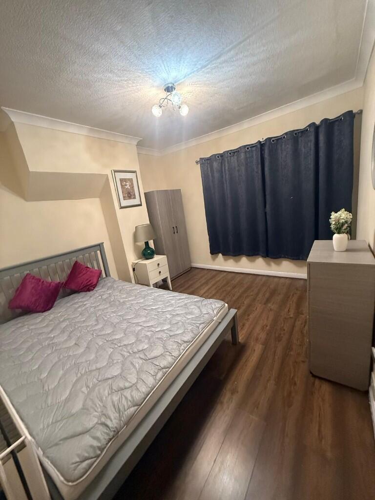 3 bed 1st Floor Flat for rent in West Ham. From Orange Square - London
