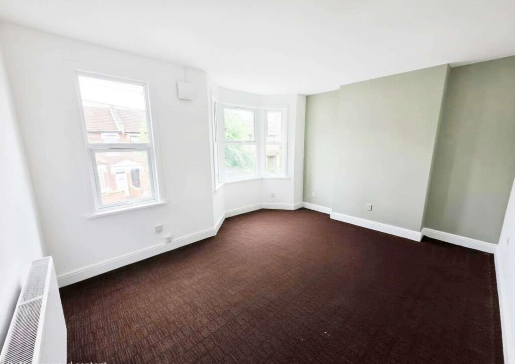 1 bed 1st Floor Flat for rent in London. From Orange Square - London