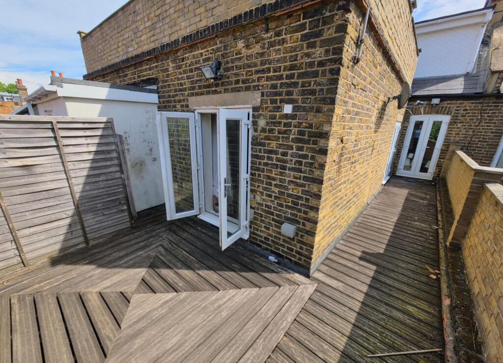 2 bed 1st Floor Flat for rent in London. From Orange Square - London
