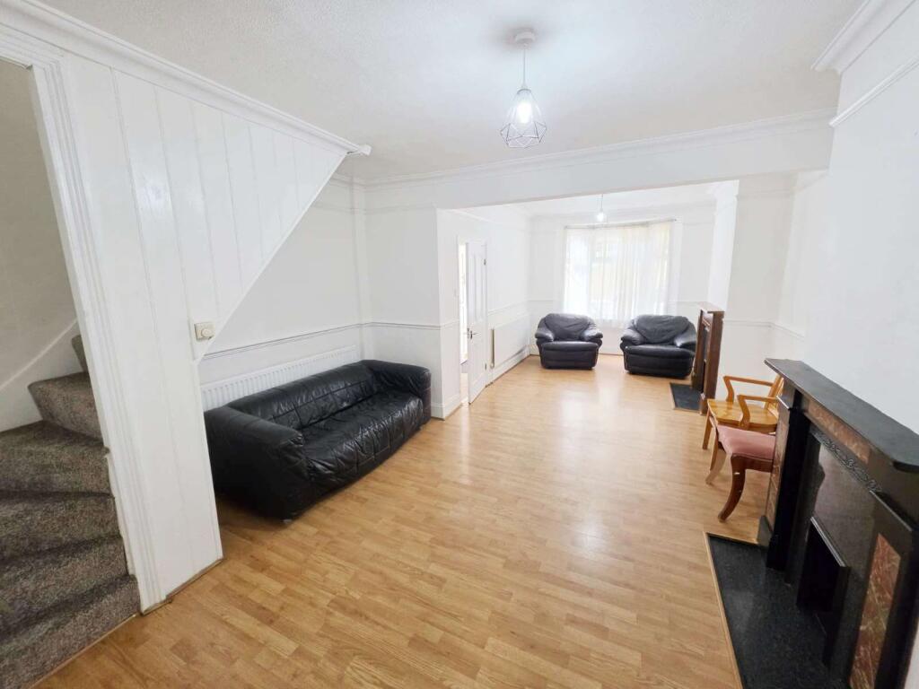 2 bed Mid Terraced House for rent in London. From Orange Square - London