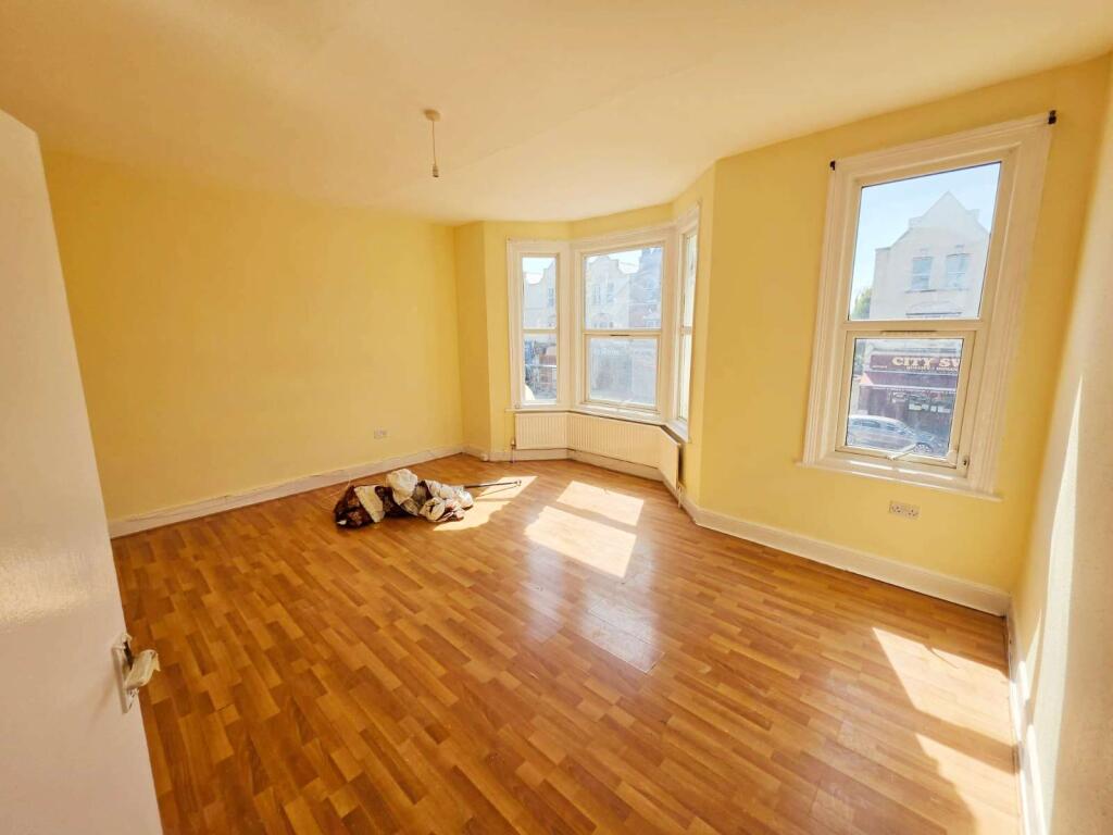 2 bed 1st Floor Flat for rent in London. From Orange Square - London 2 bed 1st Floor Flat for rent in London. From Orange Square - London