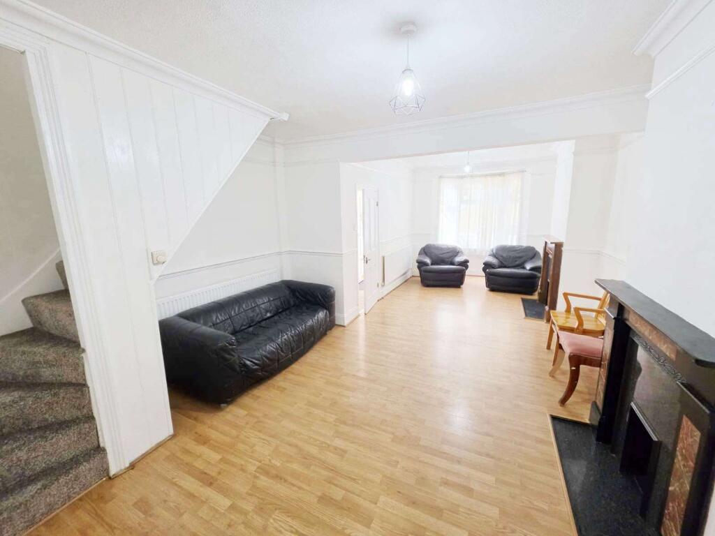 2 bed Mid Terraced House for rent in London. From Orange Square - London