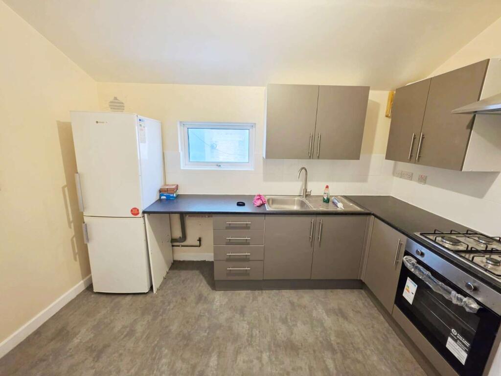 3 bed 1st Floor Flat for rent in East Ham. From Orange Square - London 3 bed 1st Floor Flat for rent in East Ham. From Orange Square - London