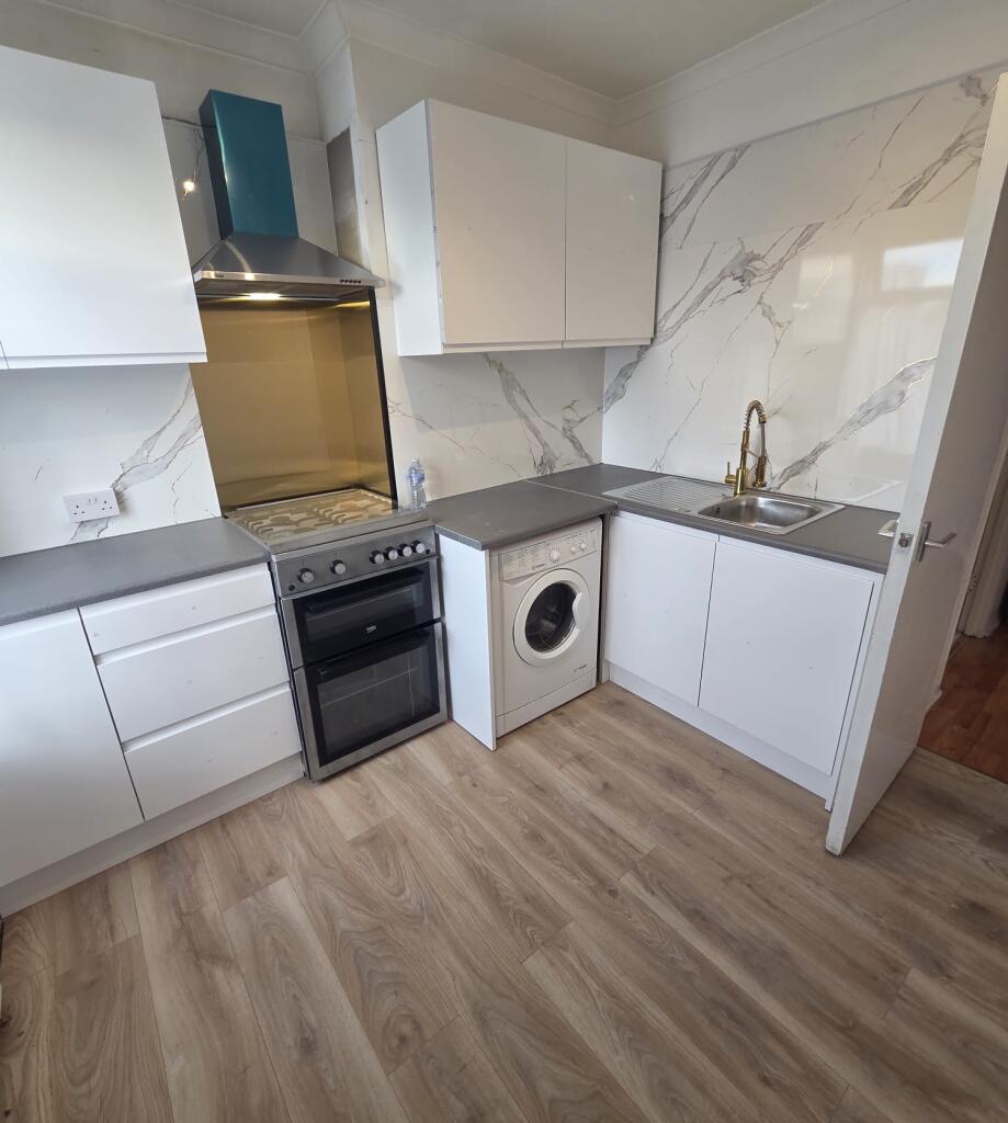 2 bed 1st Floor Flat for rent in Ilford. From Orange Square - London 2 bed 1st Floor Flat for rent in Ilford. From Orange Square - London