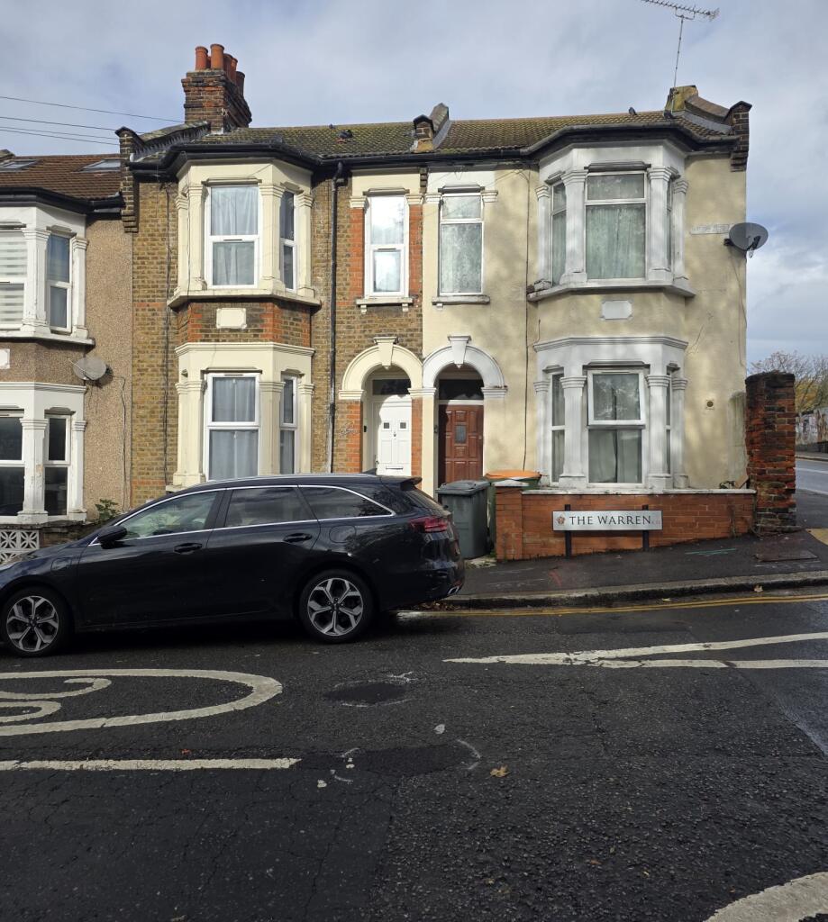 3 bed Mid Terraced House for rent in Ilford. From Orange Square - London 3 bed Mid Terraced House for rent in Ilford. From Orange Square - London