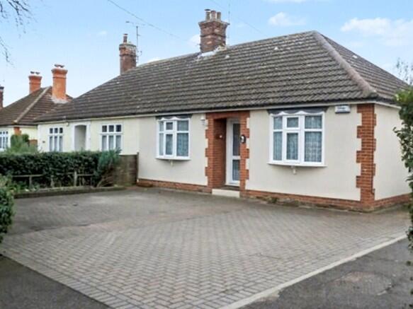 2 bed Semi-detached bungalow for rent in Witham. From Property Stop - Chelmsford