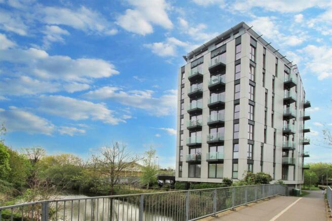 2 bed Apartment for rent in Chelmsford. From Property Stop - Chelmsford