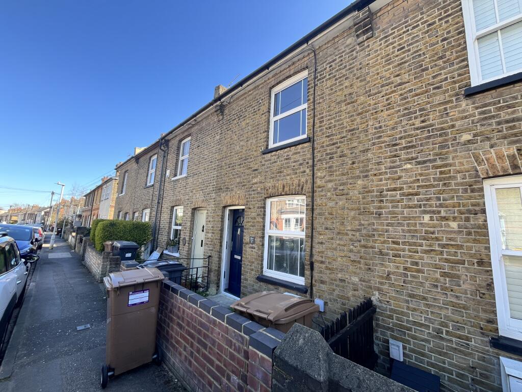 2 bed Mid Terraced House for rent in Chelmsford. From Property Stop - Chelmsford