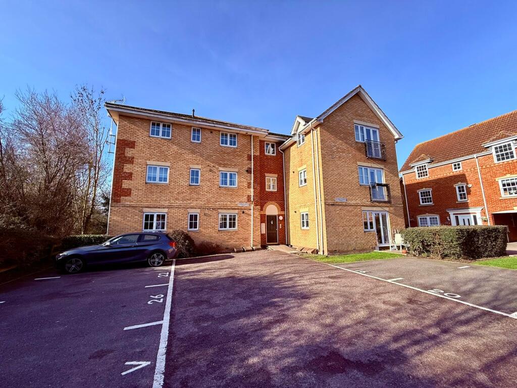 2 bed Apartment for rent in Wickford. From Property Stop - Chelmsford