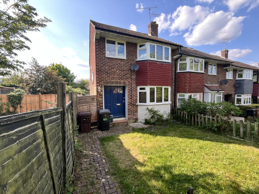 3 bed End of Terrace for rent in . From Property Stop - Chelmsford
