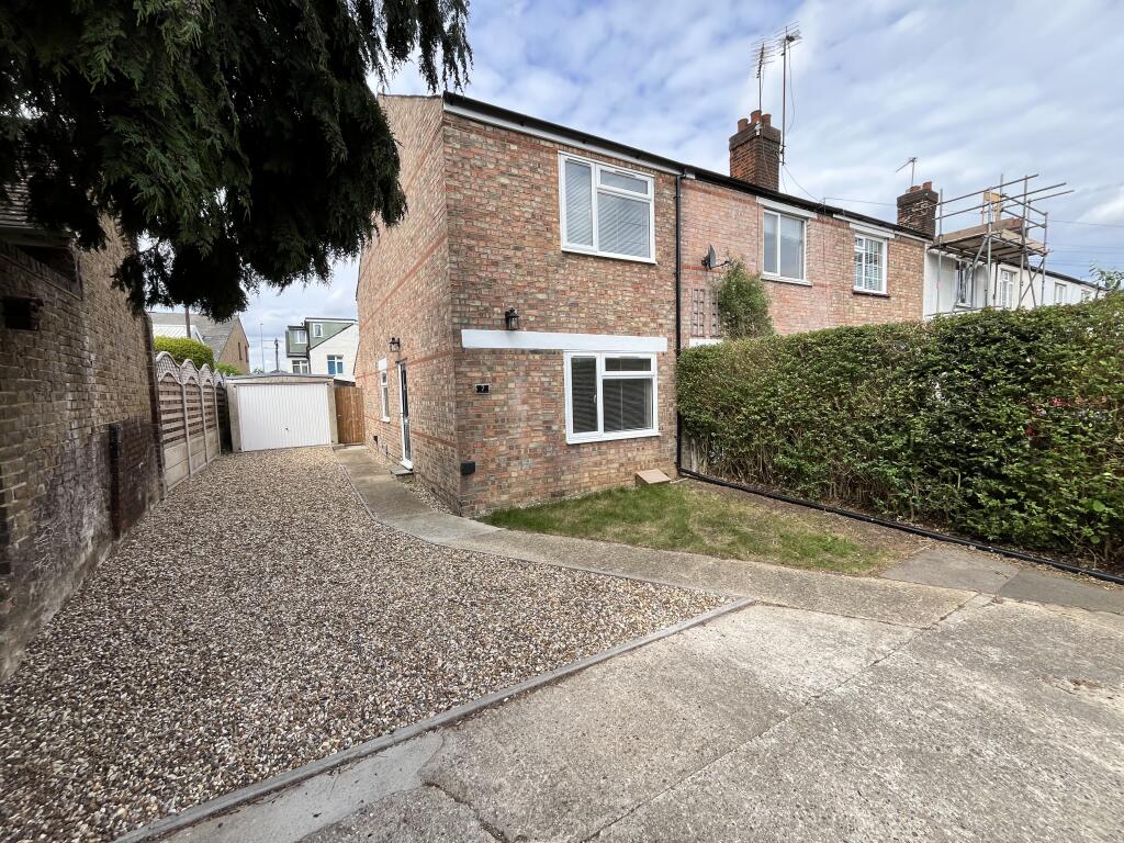 2 bed End of Terrace for rent in Chelmsford. From Property Stop - Chelmsford