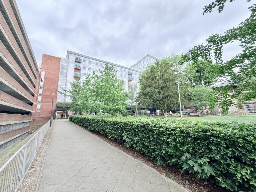 2 bed Apartment for rent in South Weald. From Property Stop - Chelmsford