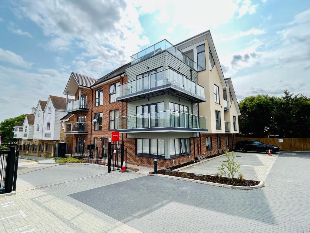 2 bed Apartment for rent in Rayleigh. From Property Stop - Chelmsford 2 bed Apartment for rent in Rayleigh. From Property Stop - Chelmsford