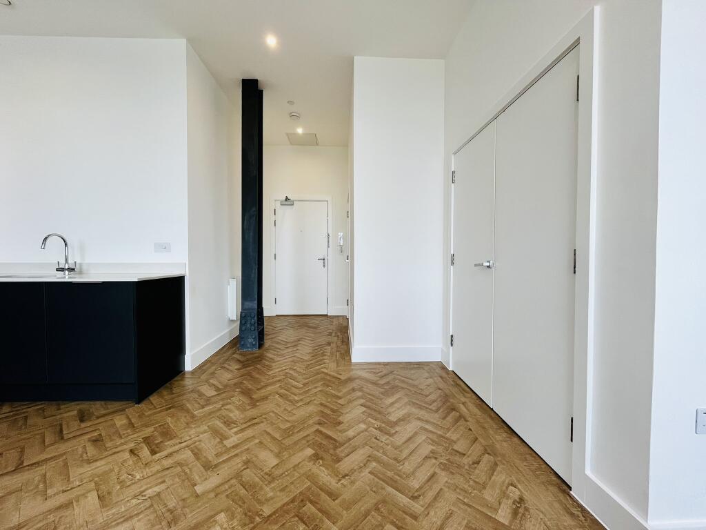 4 bed Studio for rent in . From Property Stop - Chelmsford