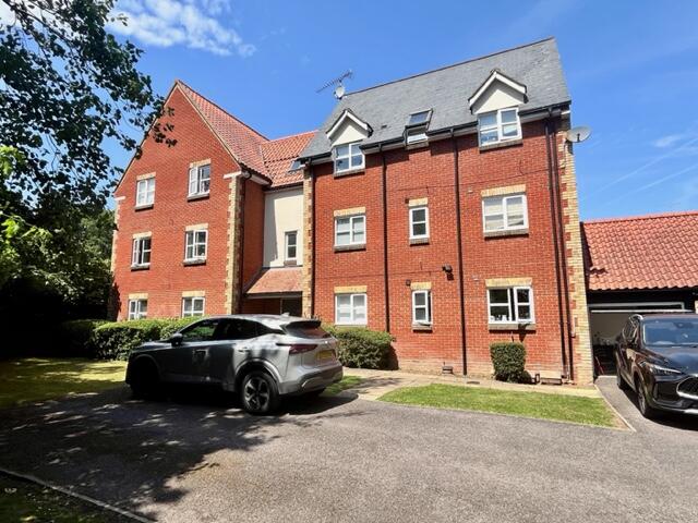 2 bed Apartment for rent in Billericay. From Property Stop - Chelmsford