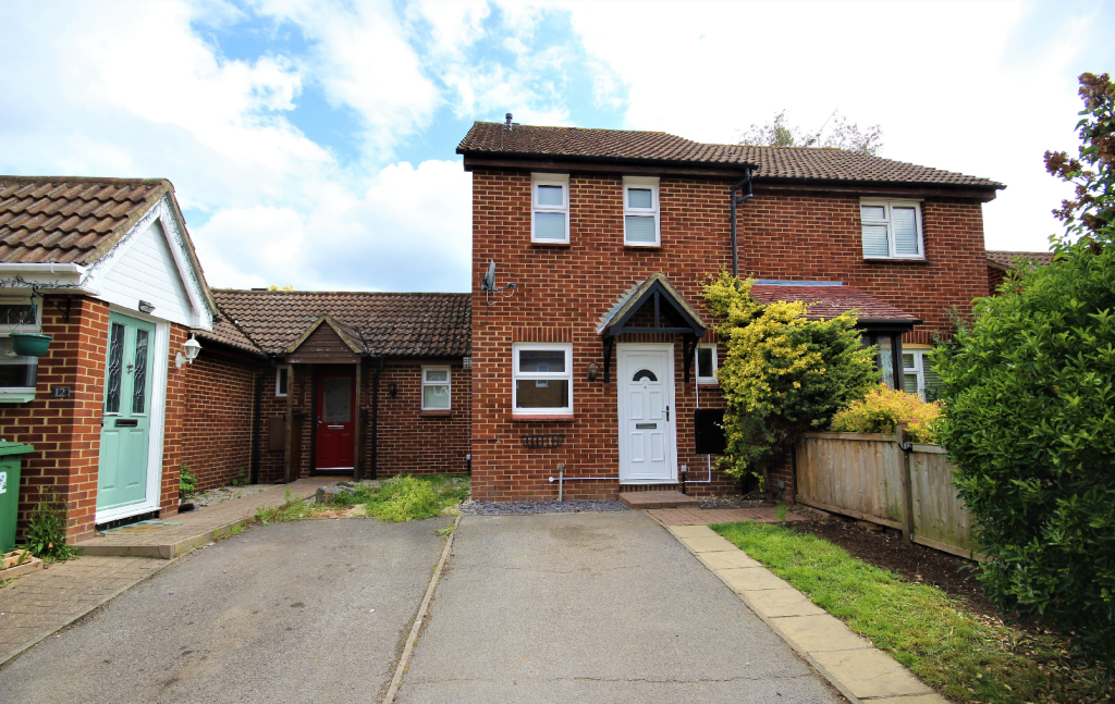 2 bed Semi Detached for rent in Billericay. From Property Stop - Chelmsford 2 bed Semi Detached for rent in Billericay. From Property Stop - Chelmsford