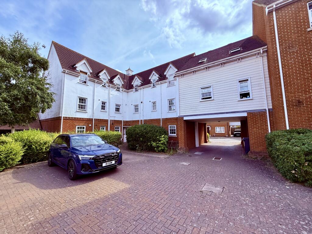2 bed Apartment for rent in Chelmsford. From Property Stop - Chelmsford