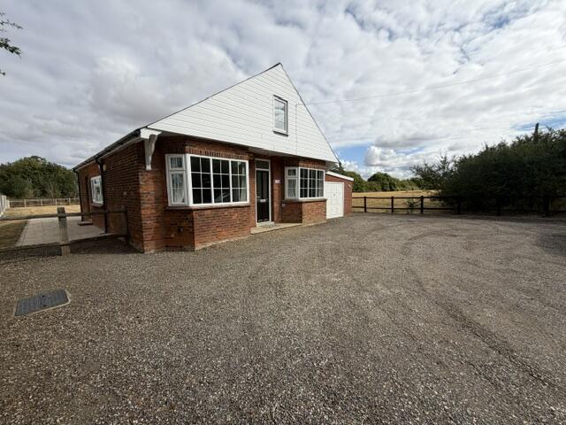 4 bed Detached bungalow for rent in Chelmsford. From Property Stop - Chelmsford 4 bed Detached bungalow for rent in Chelmsford. From Property Stop - Chelmsford
