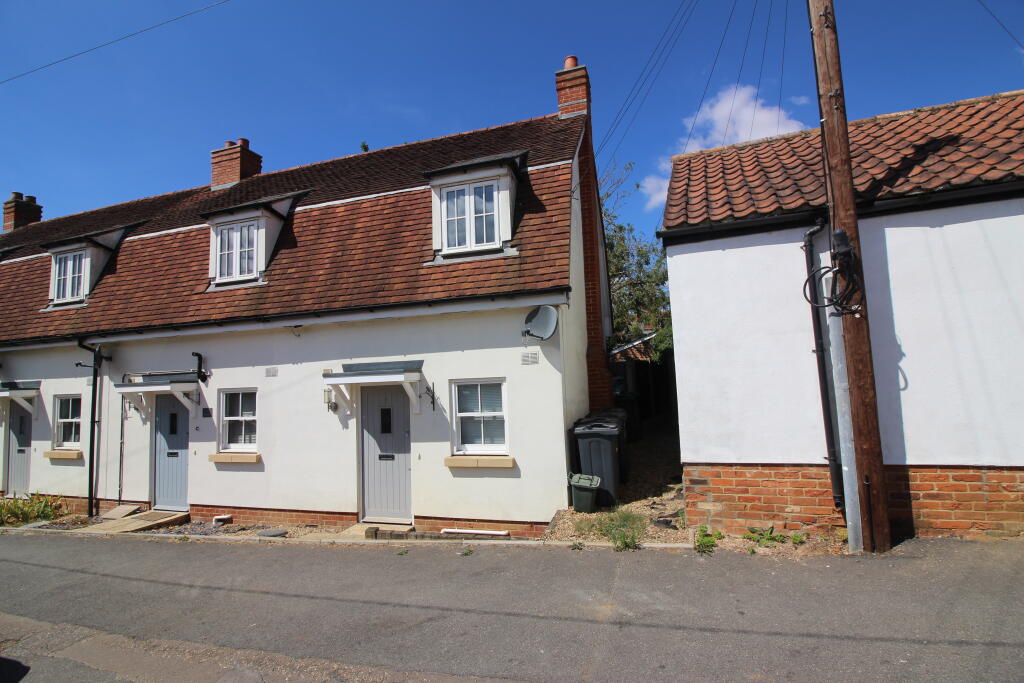 2 bed End of Terrace for rent in Halstead. From Property Stop - Chelmsford