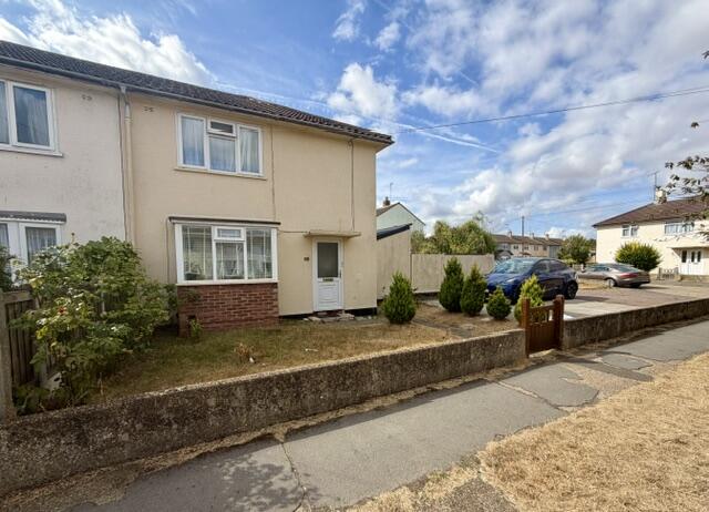 2 bed End of Terrace for rent in Chelmsford. From Property Stop - Chelmsford