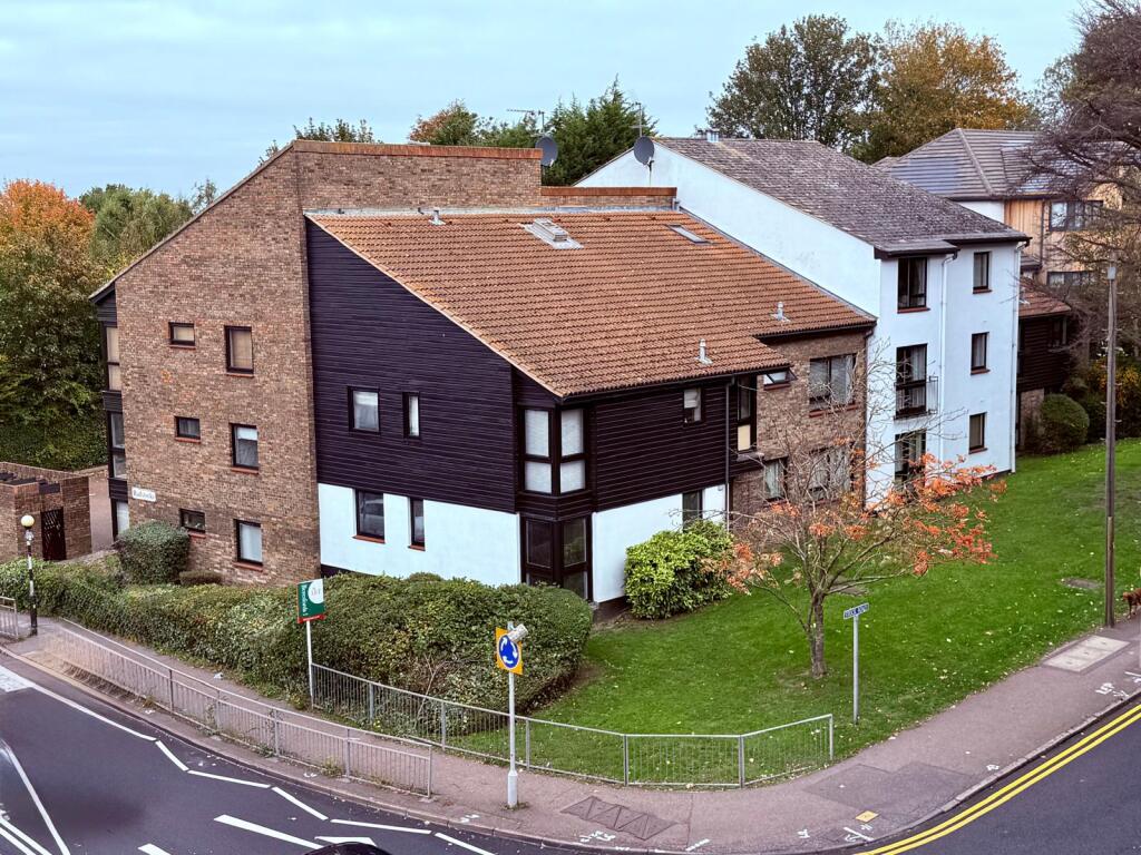 1 bed Apartment for rent in Billericay. From Property Stop - Chelmsford