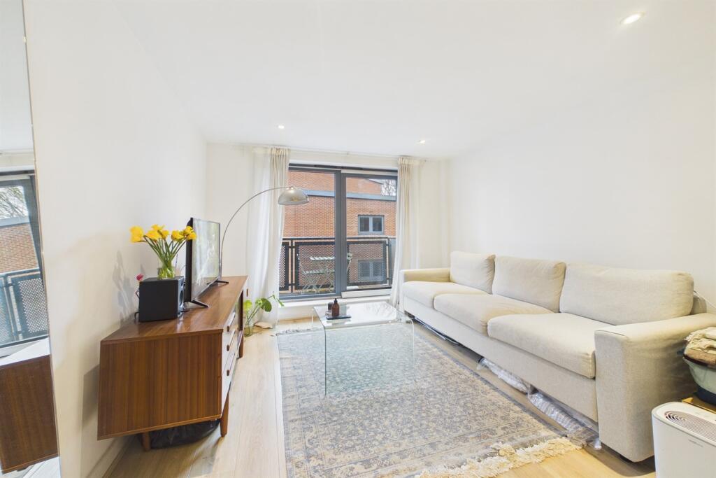 1 bed 1st Floor Flat for rent in Merton. From Samuel Estates 1 bed 1st Floor Flat for rent in Merton. From Samuel Estates