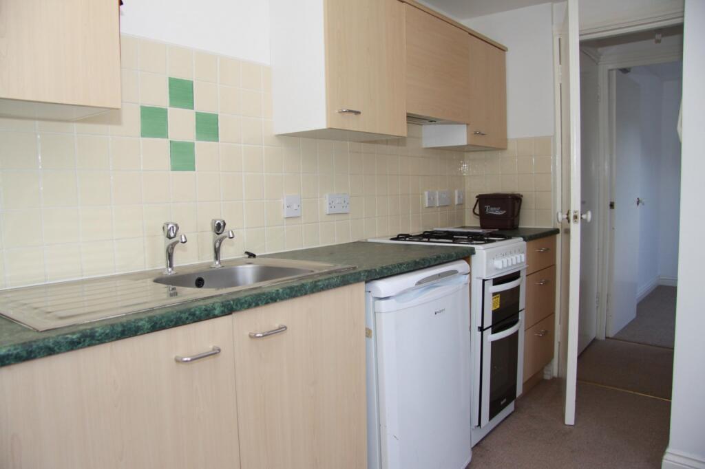 1 bed 1st Floor Flat for rent in Torquay. From Samuel Estates