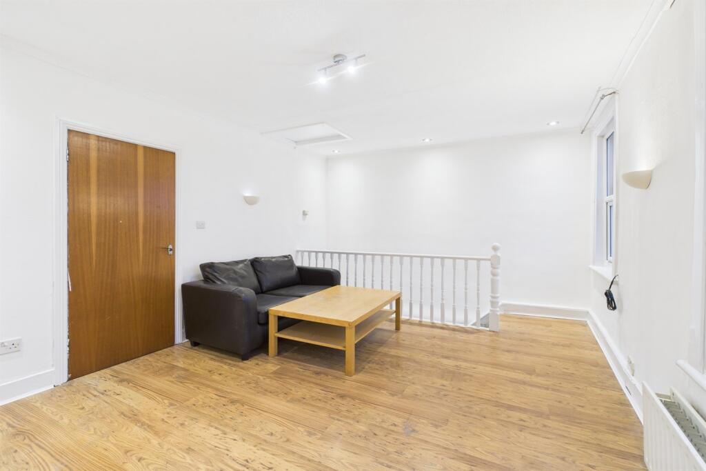 1 bed 1st Floor Flat for rent in London. From Samuel Estates