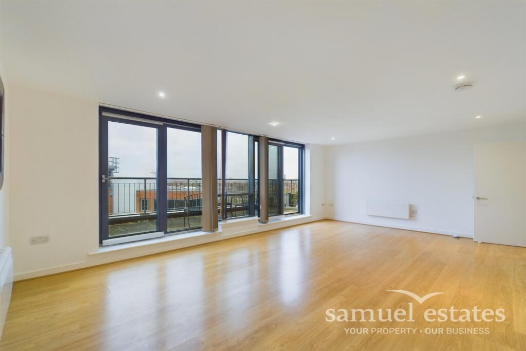 2 bed 1st Floor Flat for rent in Merton. From Samuel Estates 2 bed 1st Floor Flat for rent in Merton. From Samuel Estates
