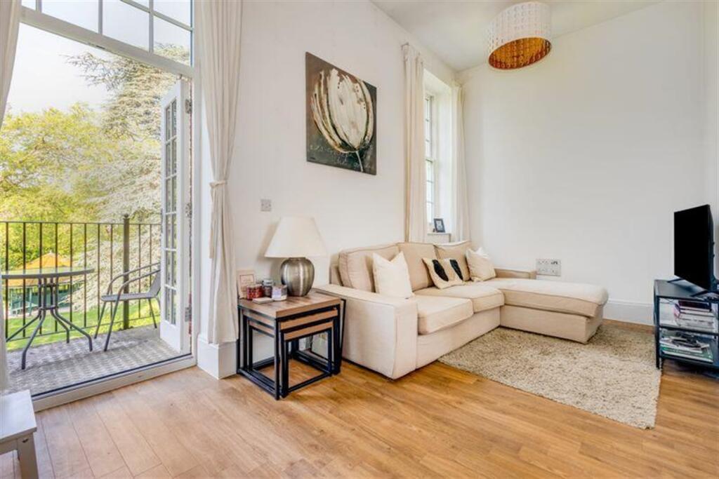 2 bed 1st Floor Flat for rent in Epsom. From Samuel Estates 2 bed 1st Floor Flat for rent in Epsom. From Samuel Estates