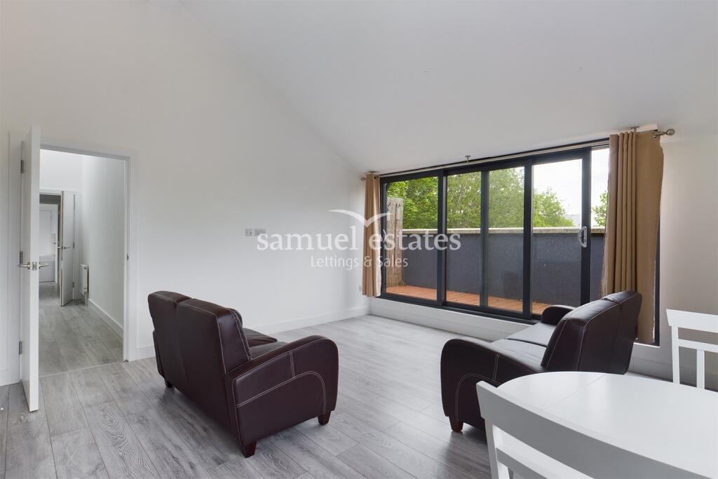 4 bed 1st Floor Flat for rent in Merton. From Samuel Estates