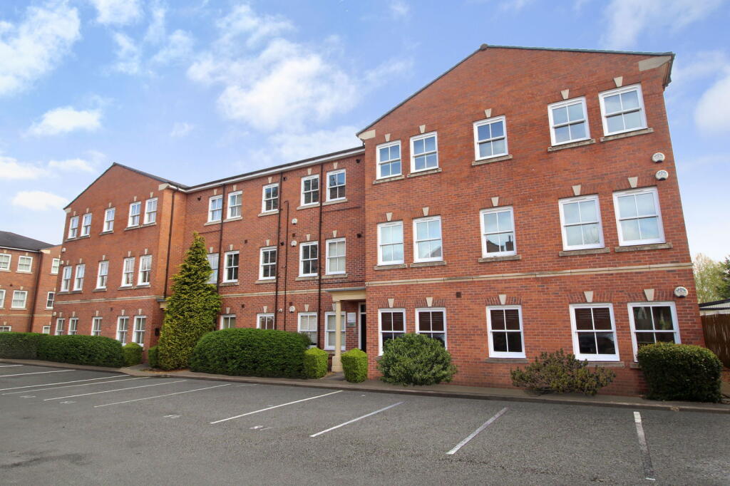 2 bed 1st Floor Flat for rent in Stockport. From Maurice Kilbride Independent Estate Agents - Cheadle