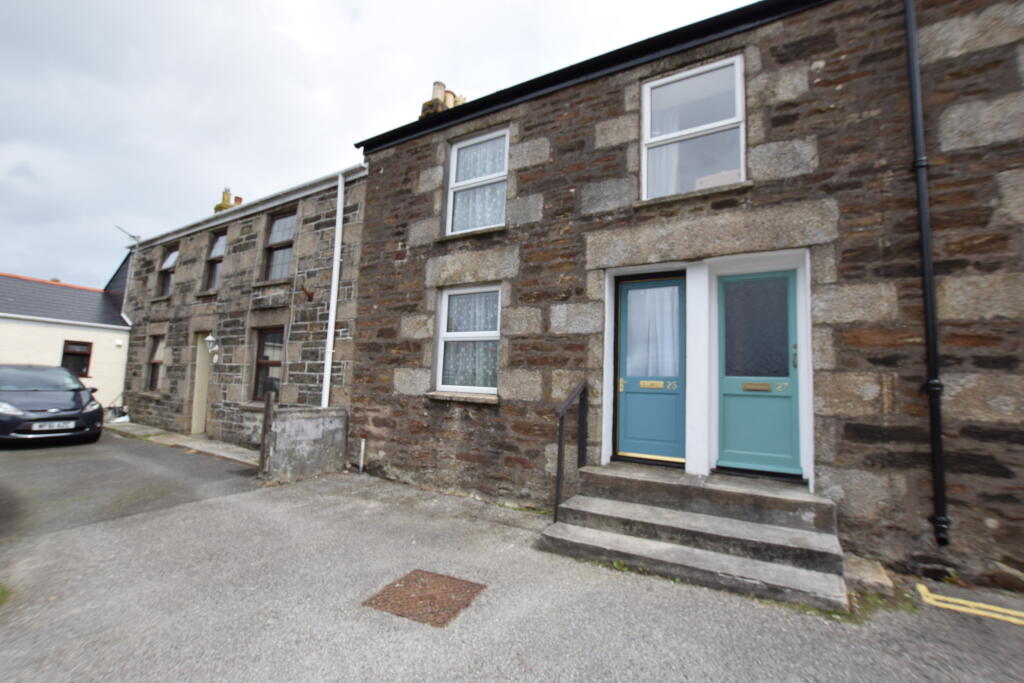 1 bed Mid Terraced House for rent in Redruth. From Redwood Estate Agents Limited - Redruth