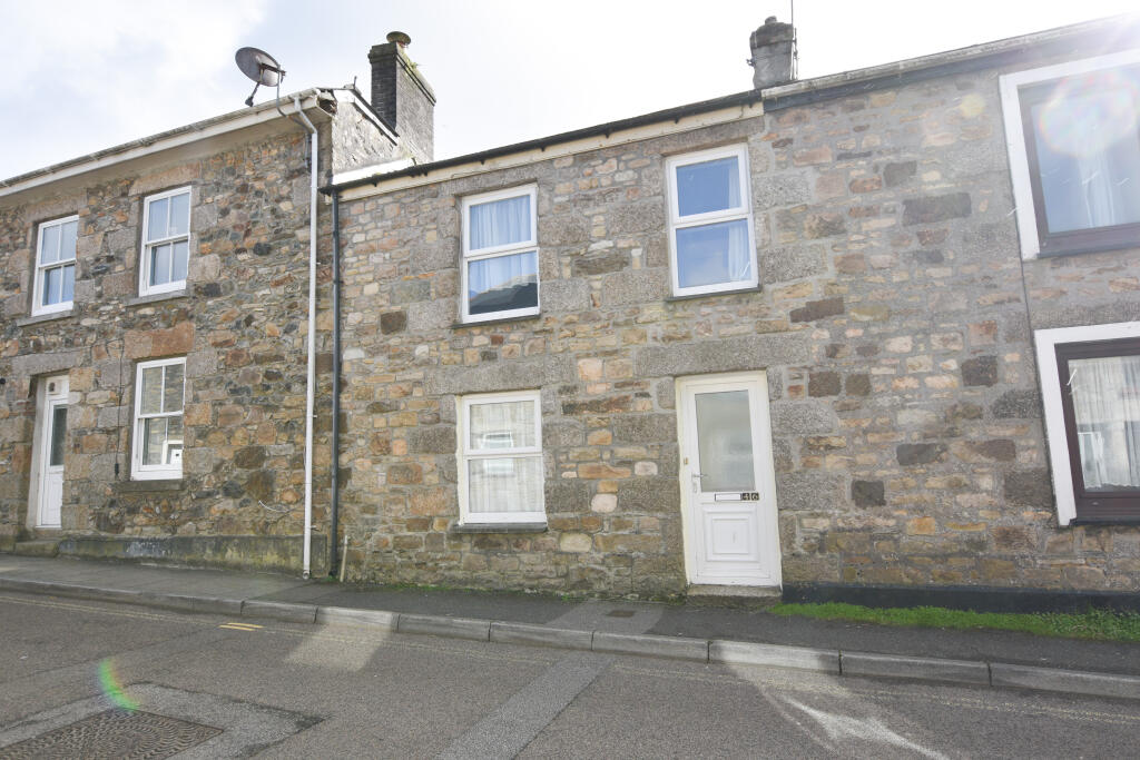 3 bed Mid Terraced House for rent in Camborne. From Redwood Estate Agents Limited - Redruth