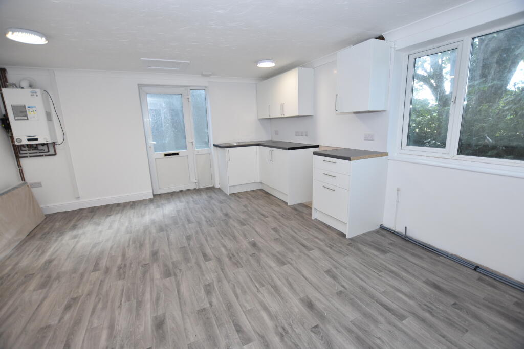 1 bed Detached bungalow for rent in Illogan Highway. From Redwood Estate Agents Limited - Redruth