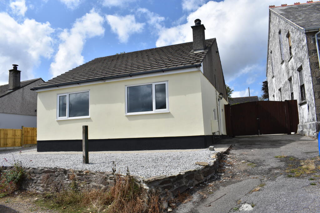 2 bed Detached bungalow for rent in Illogan. From Redwood Estate Agents Limited - Redruth