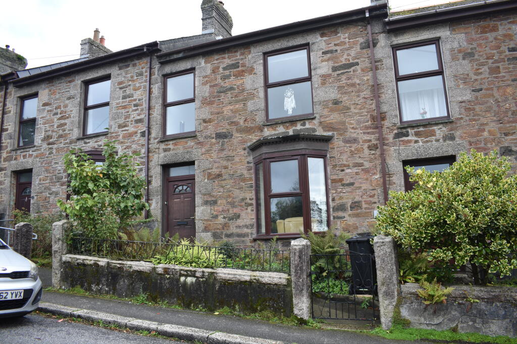 3 bed Mid Terraced House for rent in Redruth. From Redwood Estate Agents Limited - Redruth 3 bed Mid Terraced House for rent in Redruth. From Redwood Estate Agents Limited - Redruth