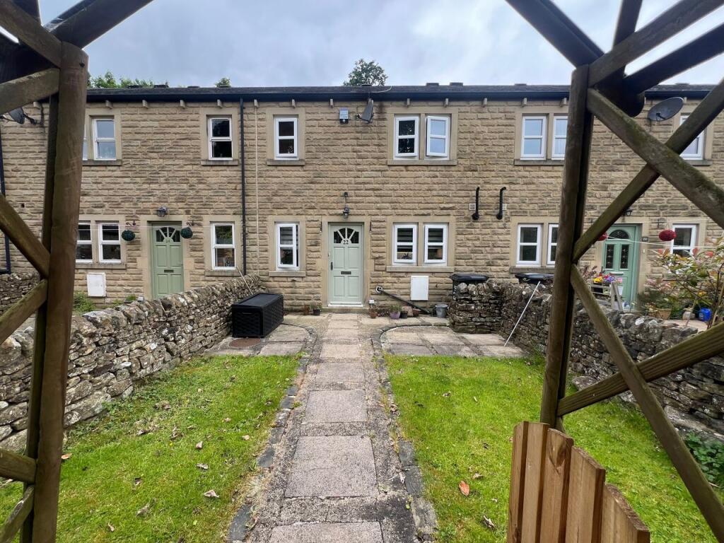 3 bed Town House for rent in Luddenden. From Redwoods Estate Agency - Halifax 3 bed Town House for rent in Luddenden. From Redwoods Estate Agency - Halifax