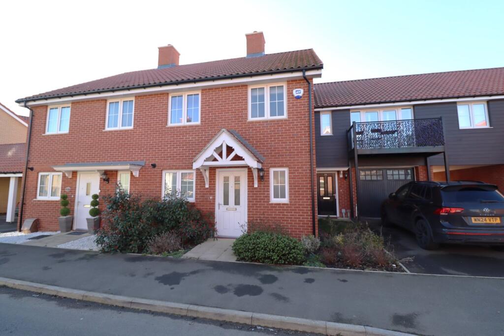 3 bed Mid Terraced House for rent in Rayleigh. From Elliott & Smith Partnership - Rayleigh
