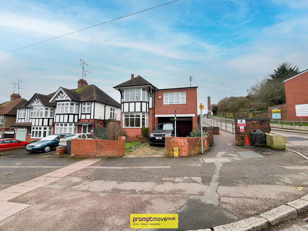 4 bed Detached for rent in Luton. From Promptmove - Luton