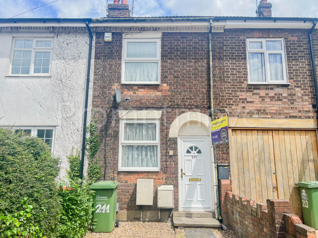 2 bed Mid Terraced House for rent in Dunstable. From Promptmove - Luton