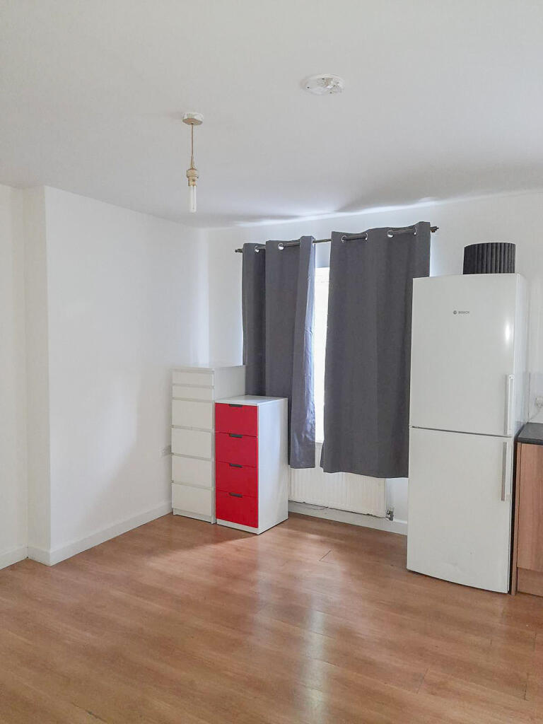 0 bed Studio for rent in Caddington. From Promptmove - Luton